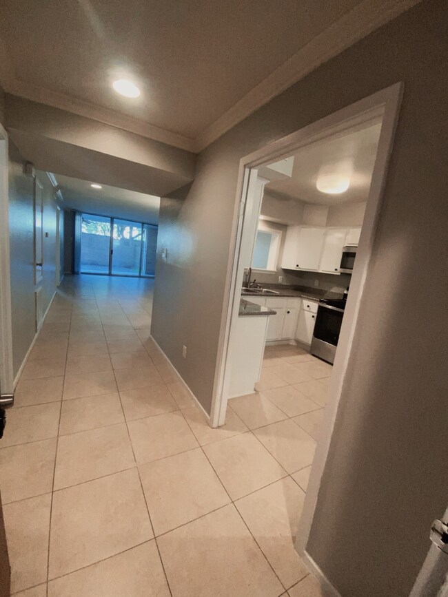 2210 Dorrington St unit 104, Houston, TX 77030 - photo 5