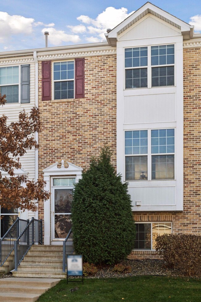 15611 June Grass Ln, Eden Prairie, MN 55347 - photo 7