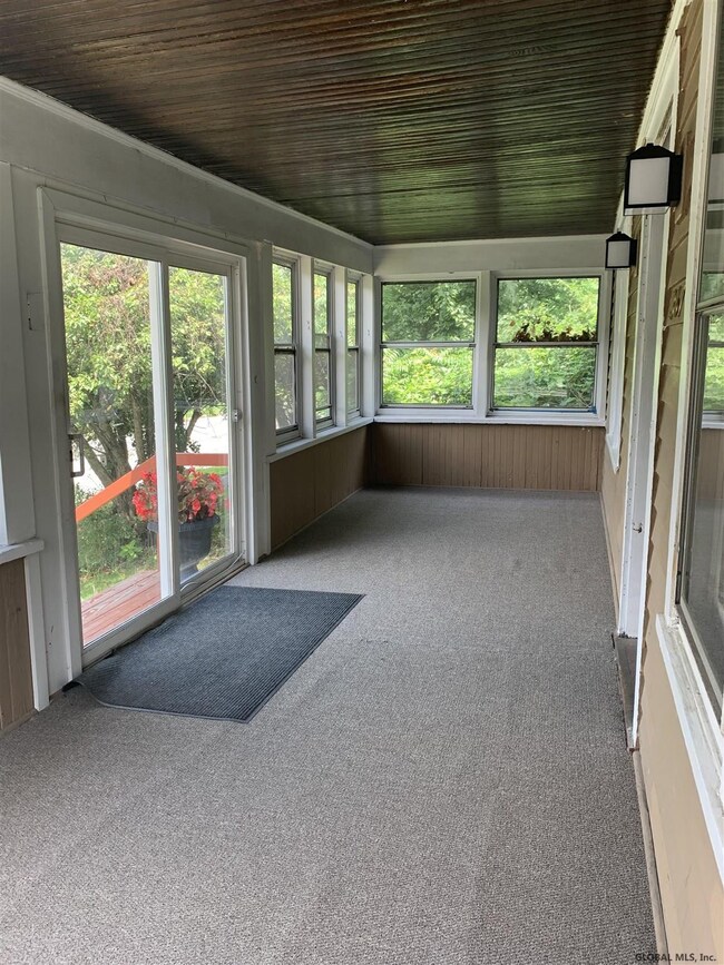 367 South St, Rensselaer, NY 12144 - photo 6