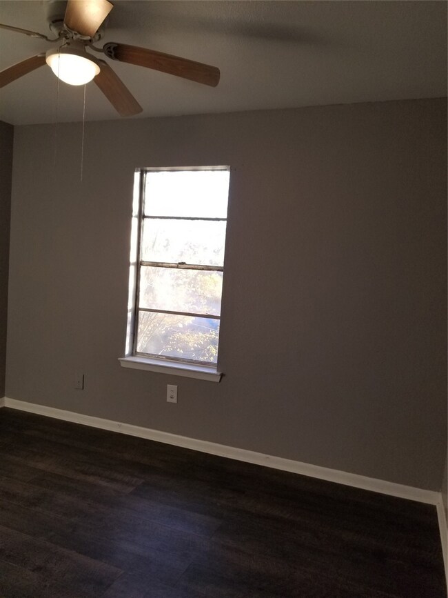 115 Commerce St unit 11, Magnolia, TX 77355 - photo 7