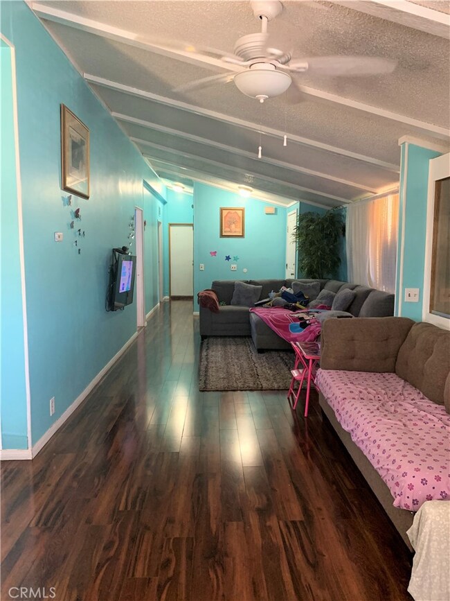 13862 Victoria Dr, Victorville, CA 92395 - photo 5