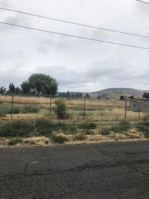 0 Division St unit 103006424, Klamath Falls, OR 97601 - photo 3