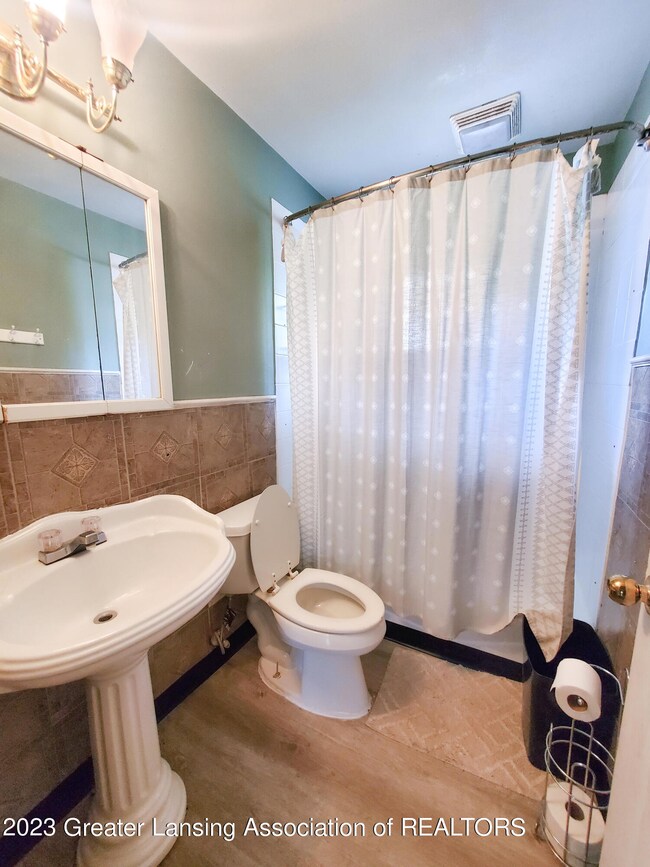 5143 Bogart St, Lansing, MI 48911 - photo 5