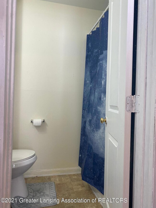1408 Christopher St, Lansing, MI 48906 - photo 7