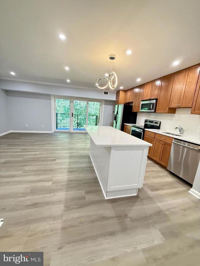 11603 Stoneview Square unit 21C, Reston, VA 20191 - photo 2