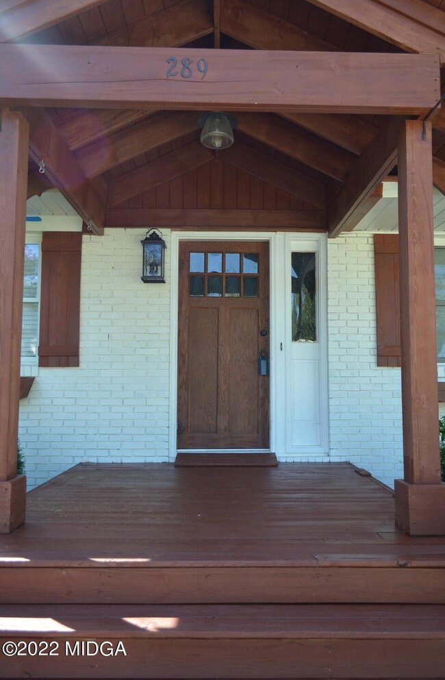 2.289AlbermarlePlFrntDoor