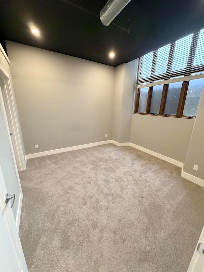 253 Prospect Ave NE unit 105, Grand Rapids, MI 49503 - photo 5