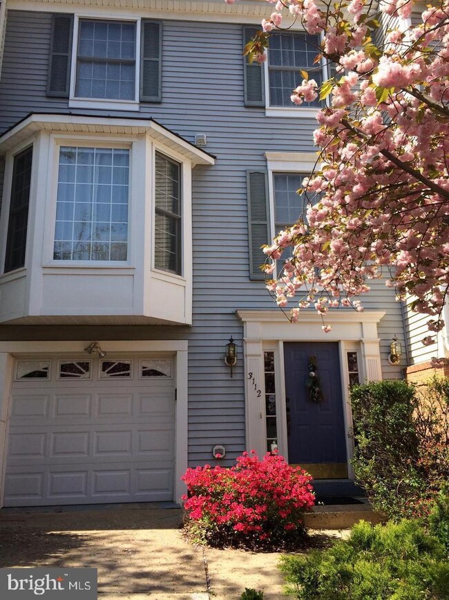3112 Sutherland Hill Ct, Fairfax, VA 22031 - photo 2