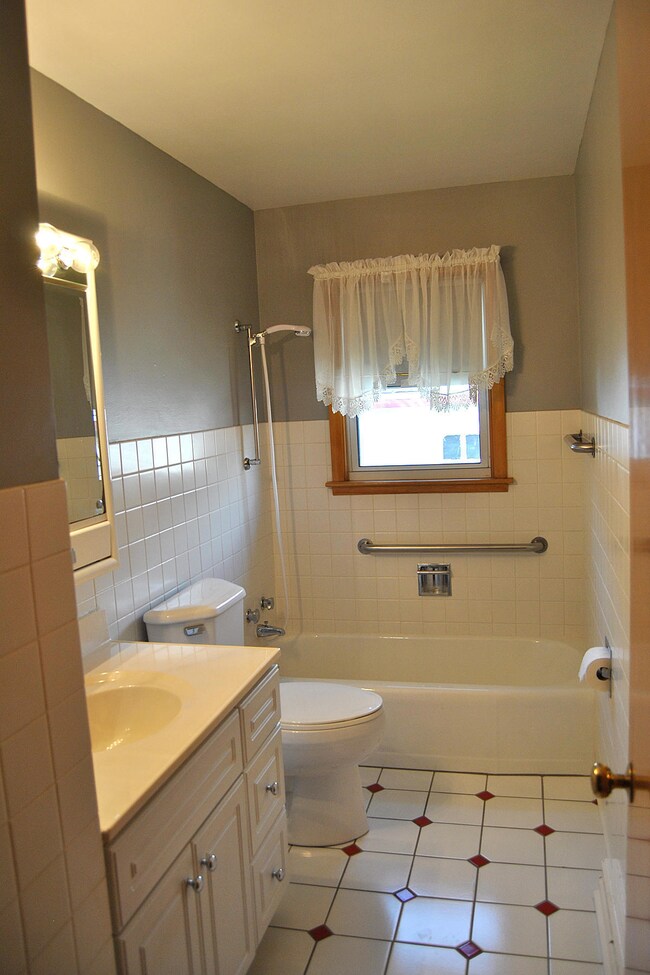 Hins_Bath1<|><|>