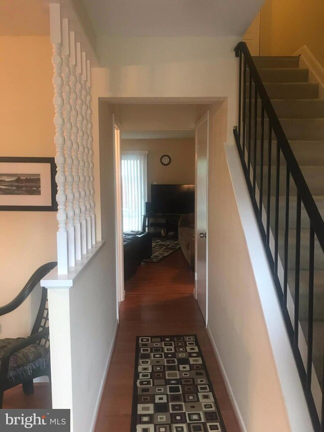 2170 Monaghan Dr, Herndon, VA 20170 - photo 6