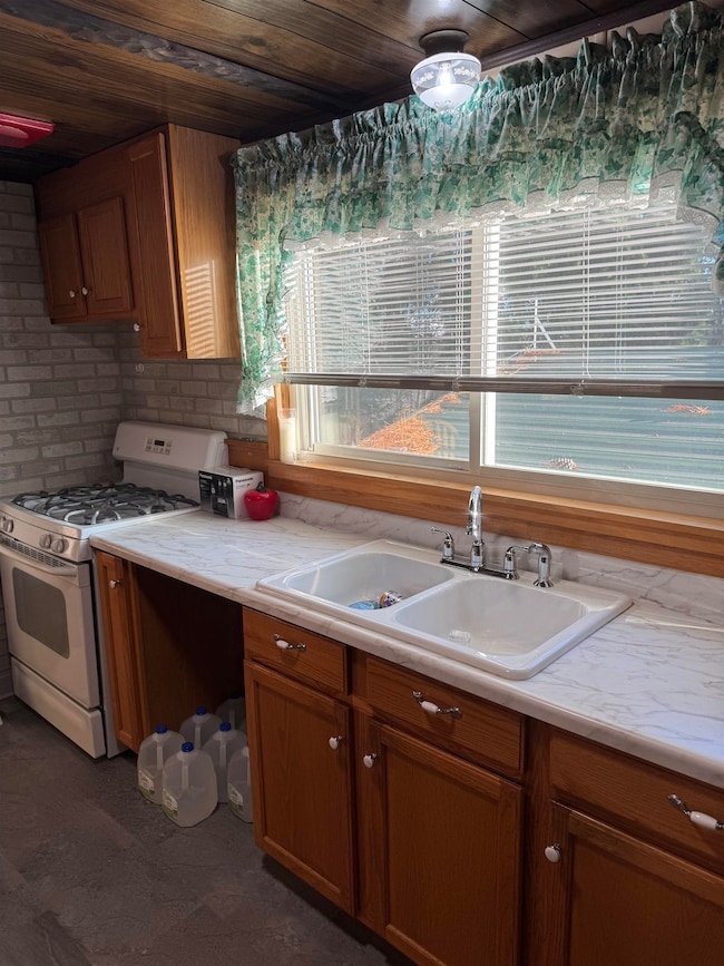 2 Wagon Dr, Brattleboro, VT 05301 - photo 4