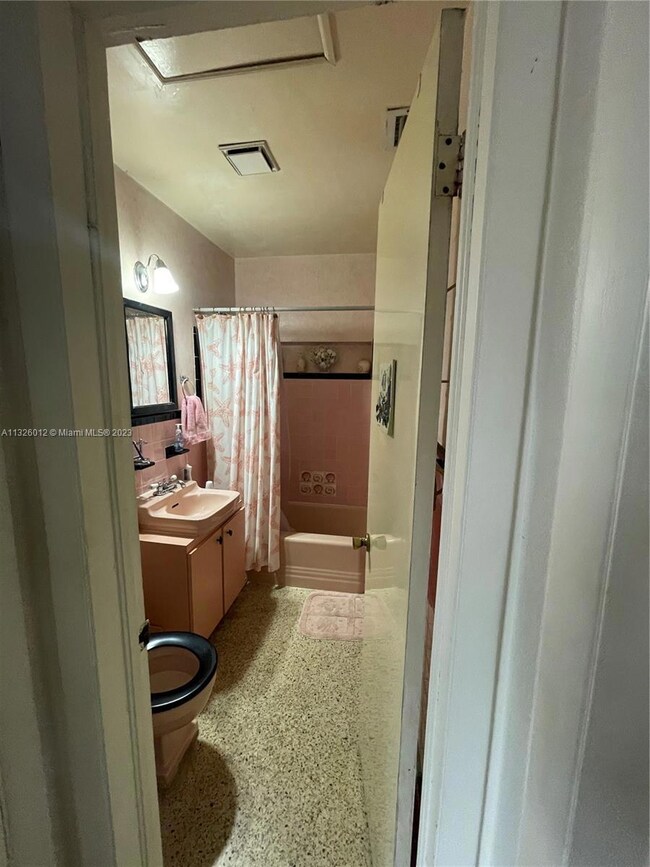 2nd Bathroom