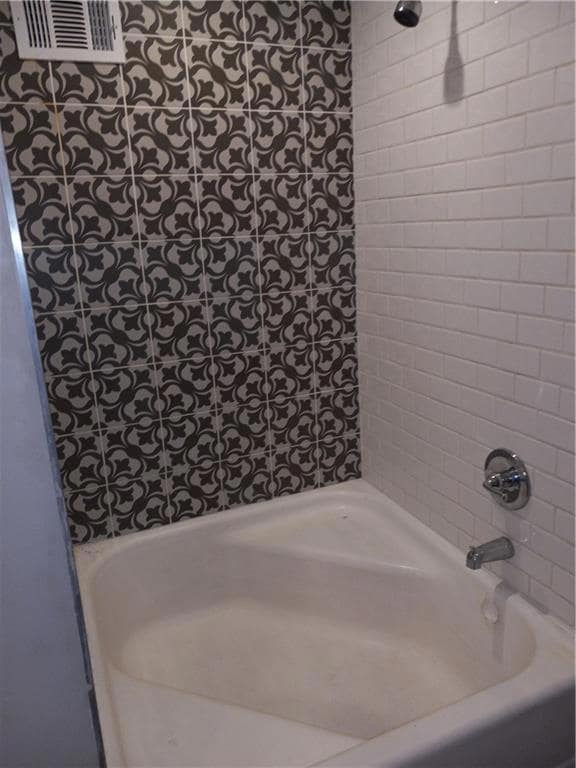 7736 Paseo Blvd, Kansas City, MO 64131 - photo 2