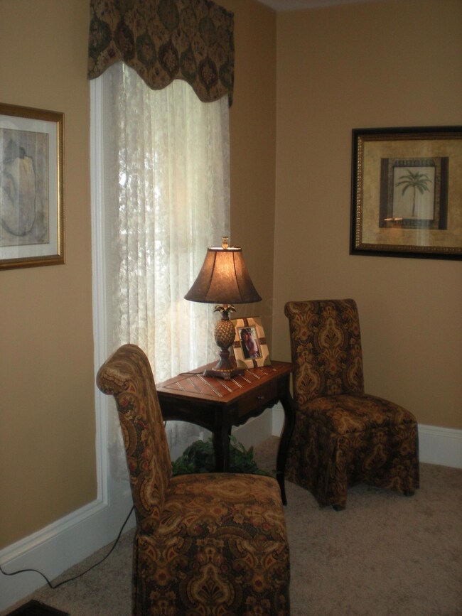 Living Large! High Ceilings!