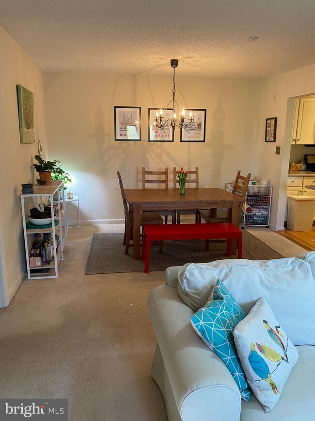 10024 Vanderbilt unit 9-14, Gaithersburg, MD 20878 - photo 5