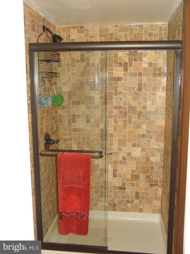 3901 Yolando Rd, Baltimore, MD 21218 - photo 5