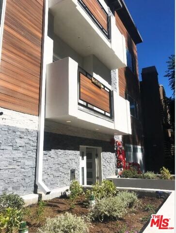 22425 Del Valle St, Woodland Hills, CA 91364 - photo 3