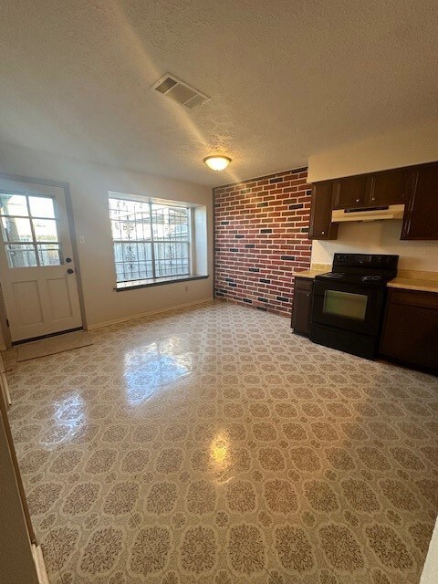 4038 Laura Leigh Dr, Friendswood, TX 77546 - photo 5