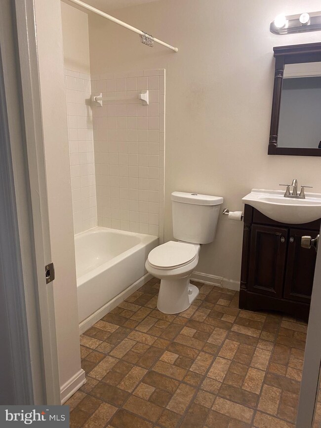 1603 Carriage House Terrace unit E, Silver Spring, MD 20904 - photo 5