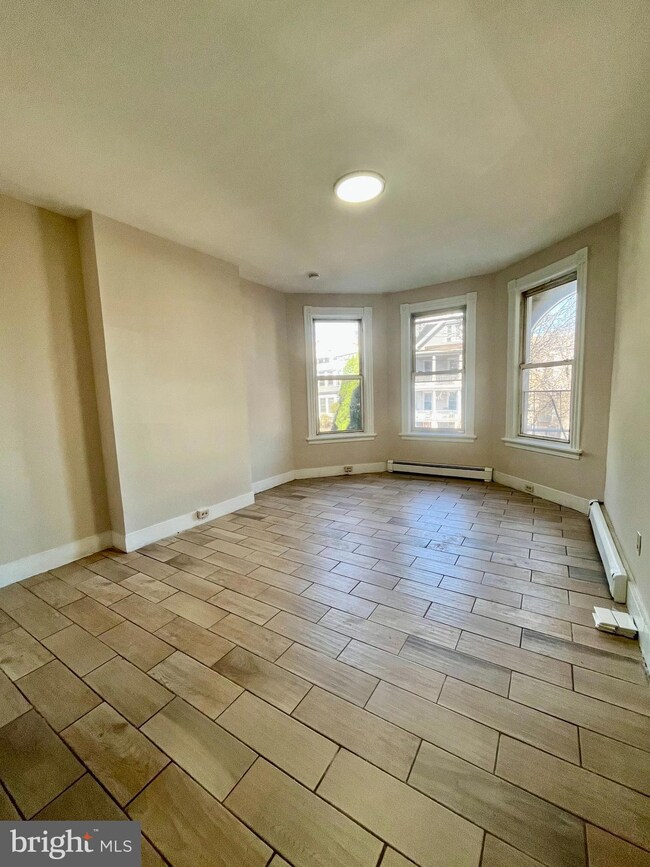 204 Redmond St unit 1, New Brunswick, NJ 08901 - photo 3