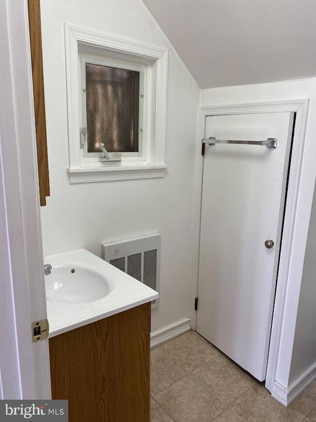 8209 Box Dr unit A-UPPER, Orchard Beach, MD 21226 - photo 6