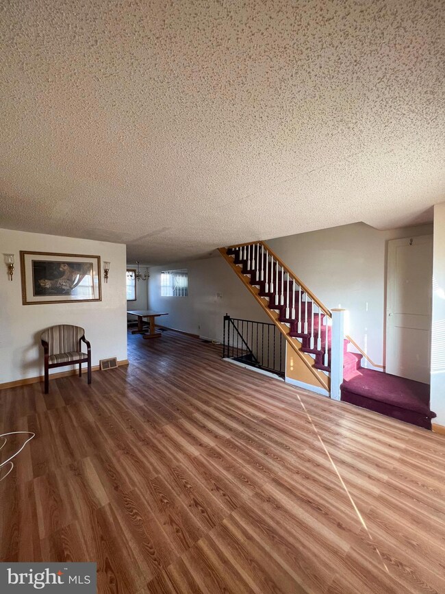 1239 Edgehill Rd, Darby, PA 19023 - photo 2