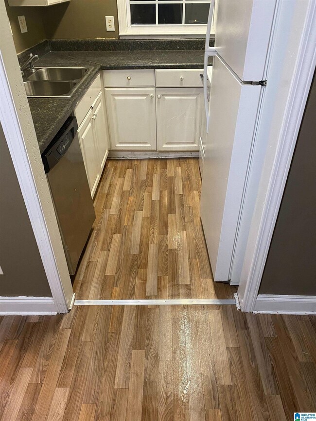 1720 Cullman Ave unit 3, Birmingham, AL 35208 - photo 3