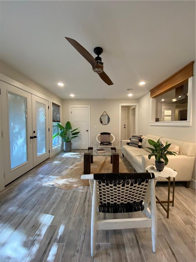 906 NW C St, Bentonville, AR 72712 - photo 5