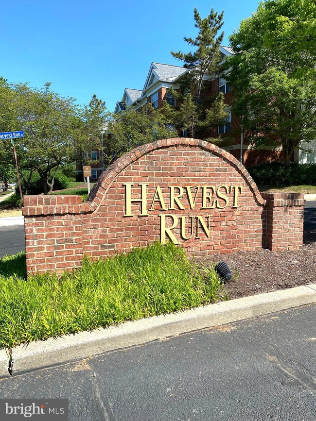 2406 Forest Edge Ct unit 102K, Odenton, MD 21113 - photo 2
