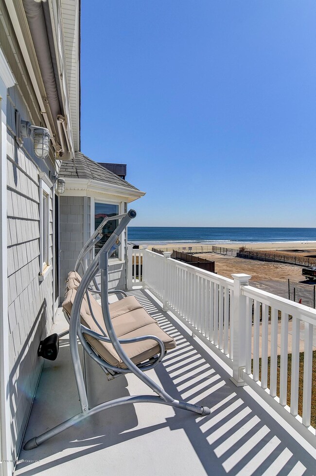 019_Second Floor Balcony