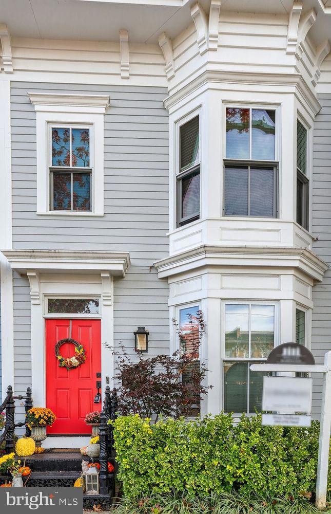 611 N Columbus St, Alexandria, VA 22314 - photo 2