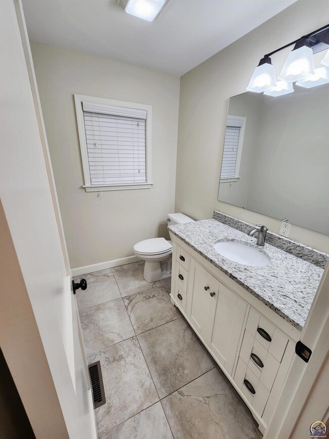 5244 SW Kent Place, Topeka, KS 66610 - photo 6