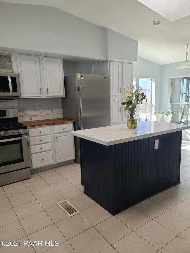 510 W Awesome View Ln, Paulden, AZ 86334 - photo 3