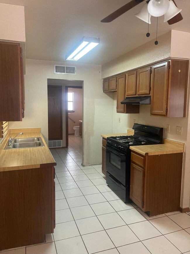 Delafield anth Kitchen pic