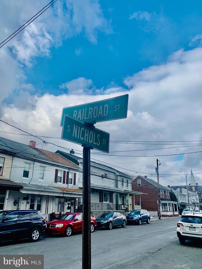 146 S Nichols St, Saint Clair, PA 17970 - photo 5