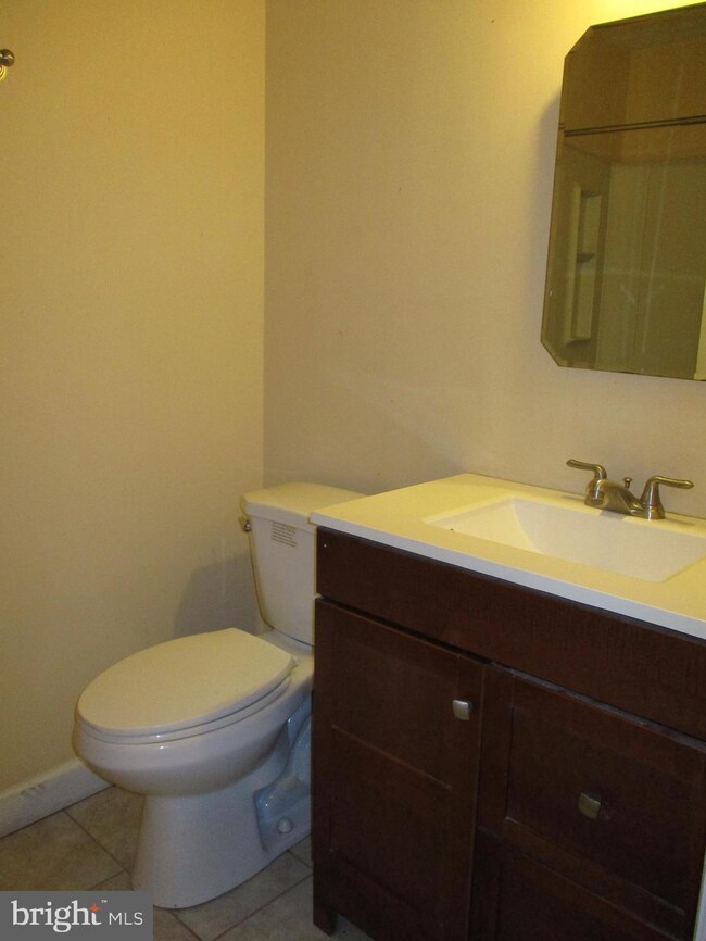 12401 Hickory Tree Way unit 714, Germantown, MD 20874 - photo 2