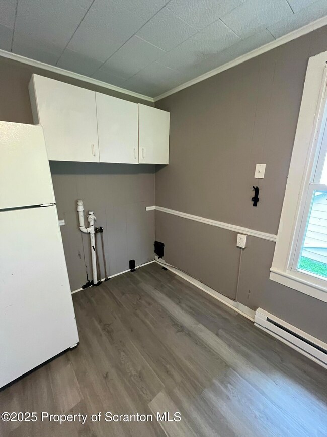 161 W Parker St unit left side, Scranton, PA 18508 - photo 6