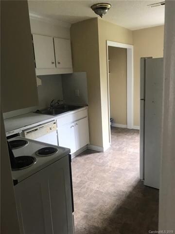 418 S Mulberry St, Statesville, NC 28677 - photo 5