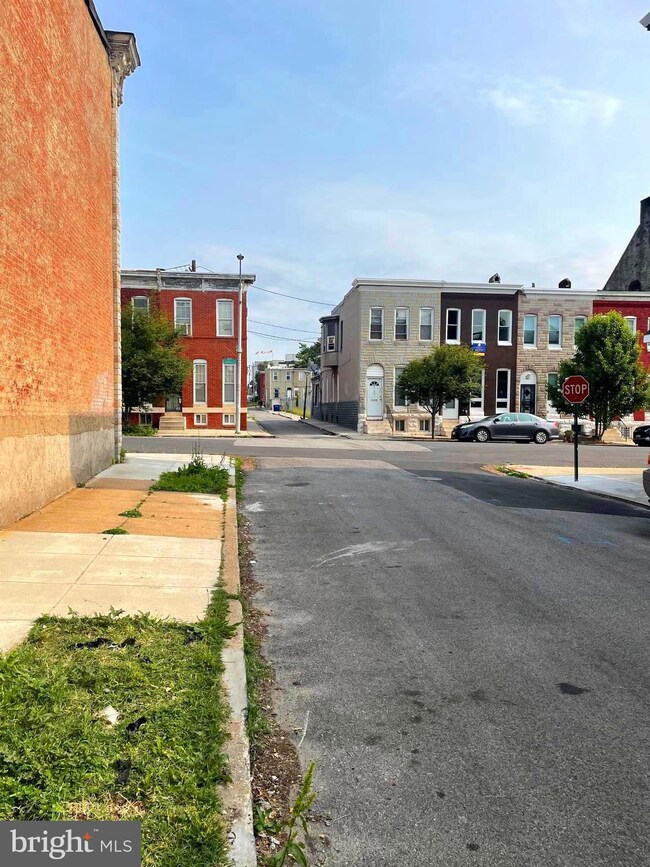 1641 N Spring St, Baltimore, MD 21213 - photo 3