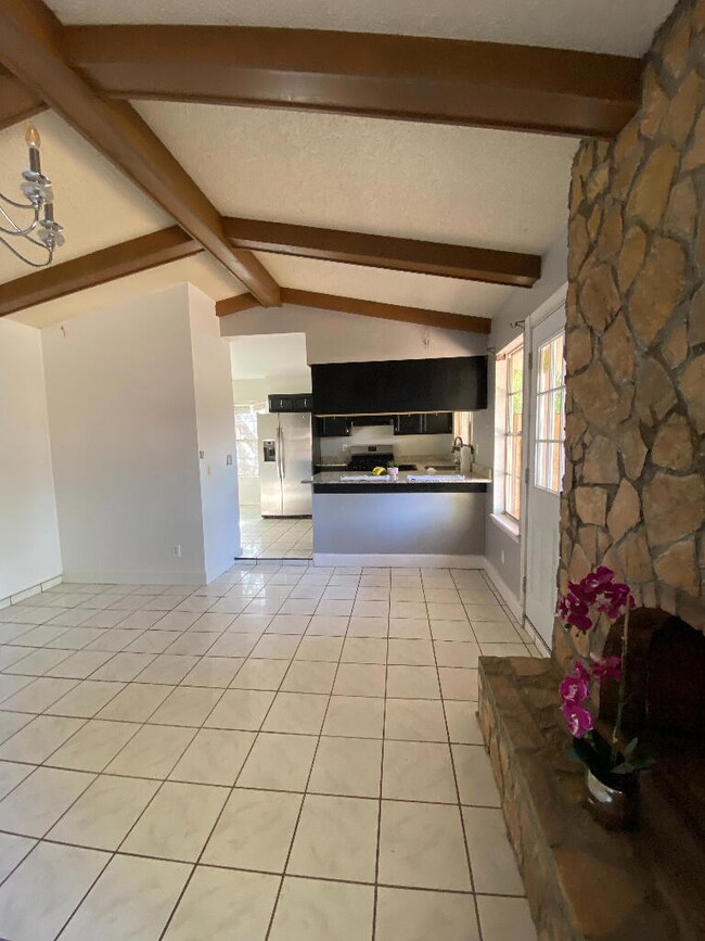 15323 Mineral Ct, Horizon City, TX 79928 - photo 6