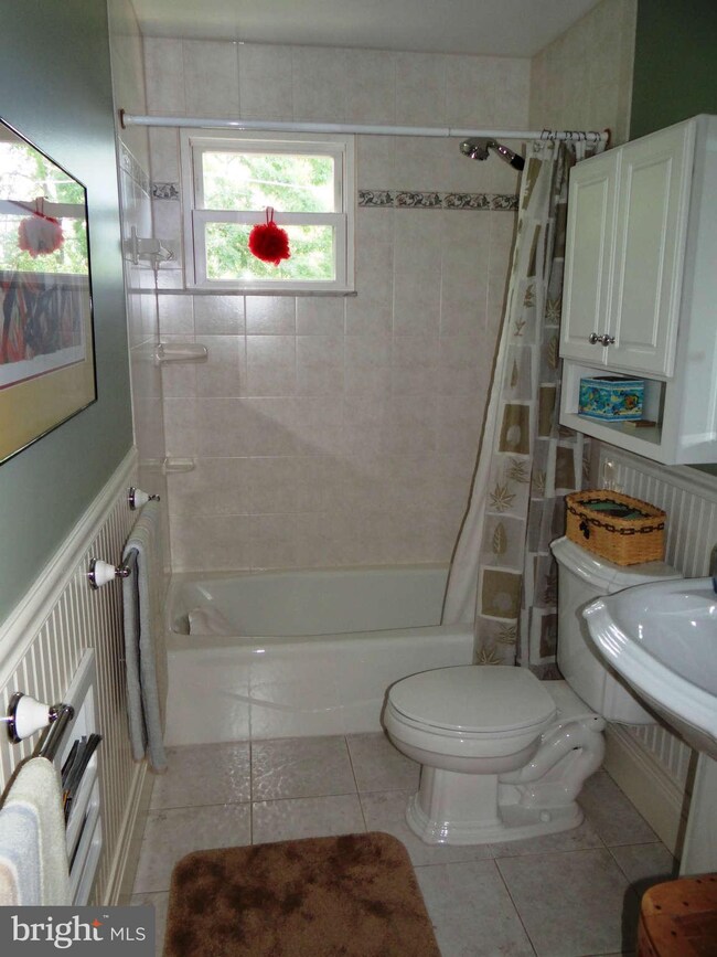 617 Southmont Rd, Catonsville, MD 21228 - photo 7