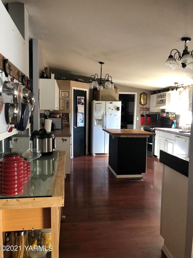 Pear kitchen