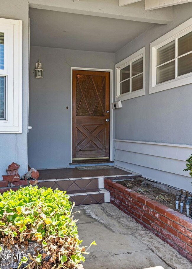 4-web-or-mls-Upmarketmedia_378Arn-31