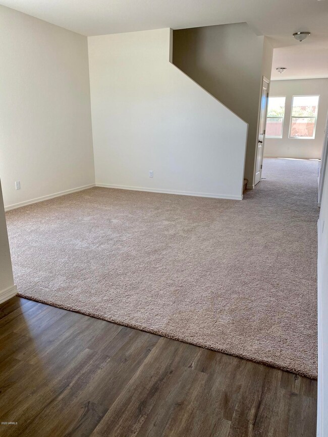 Supernova - Entryway Foyer