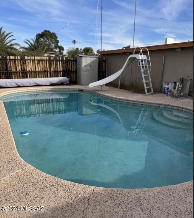 Pool 1