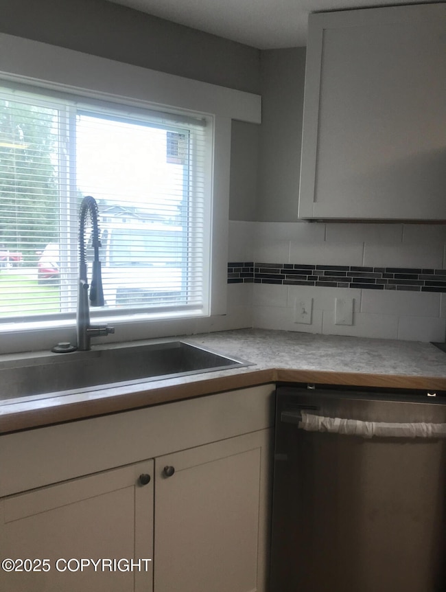 602 N Park St unit A, Anchorage, AK 99508 - photo 3