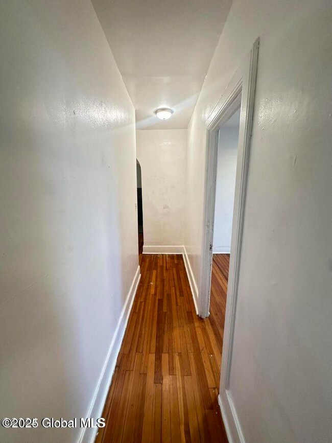 51 Elm St unit 9, Albany, NY 12202 - photo 4