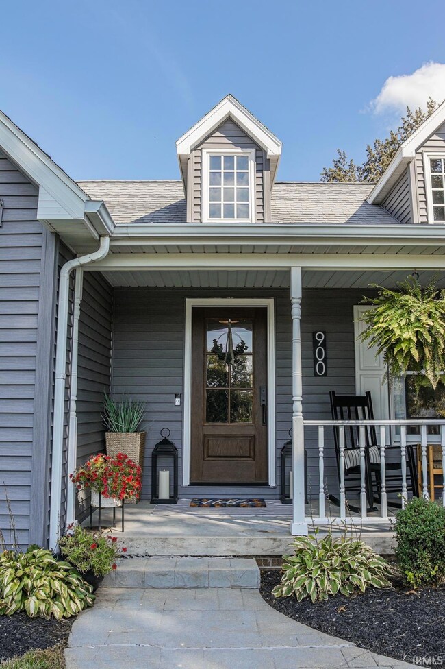 900 N Honeysuckle Ln, Vincennes, IN 47591 - photo 3