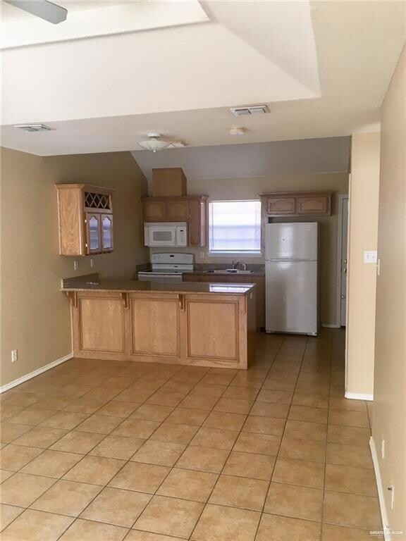 2503 Salvatierra Ave unit 22, Edinburg, TX 78541 - photo 4