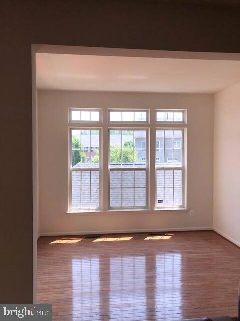 16638 Barge Cir, Woodbridge, VA 22191 - photo 5